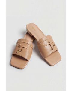 Beige Chappal-445182918