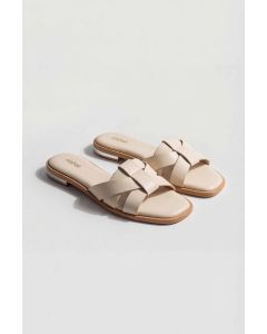 White Chappal-445202912