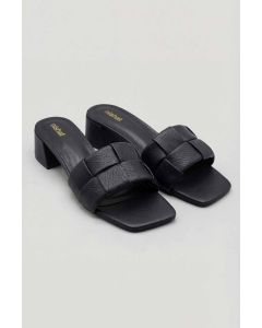 Black Wedges-445342903